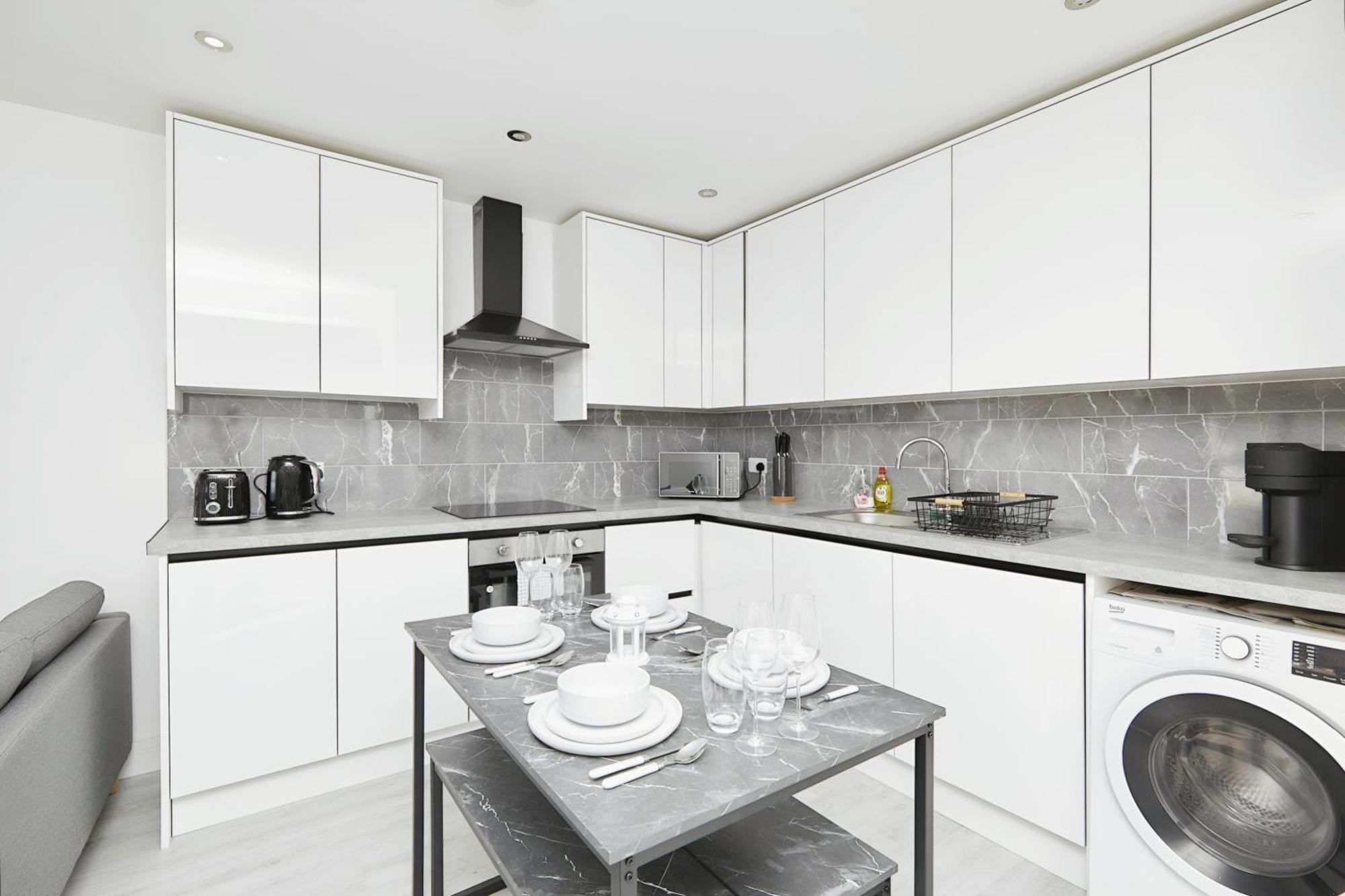 Modern Home In Derby City Centre - Free Gated Parking Exterior photo