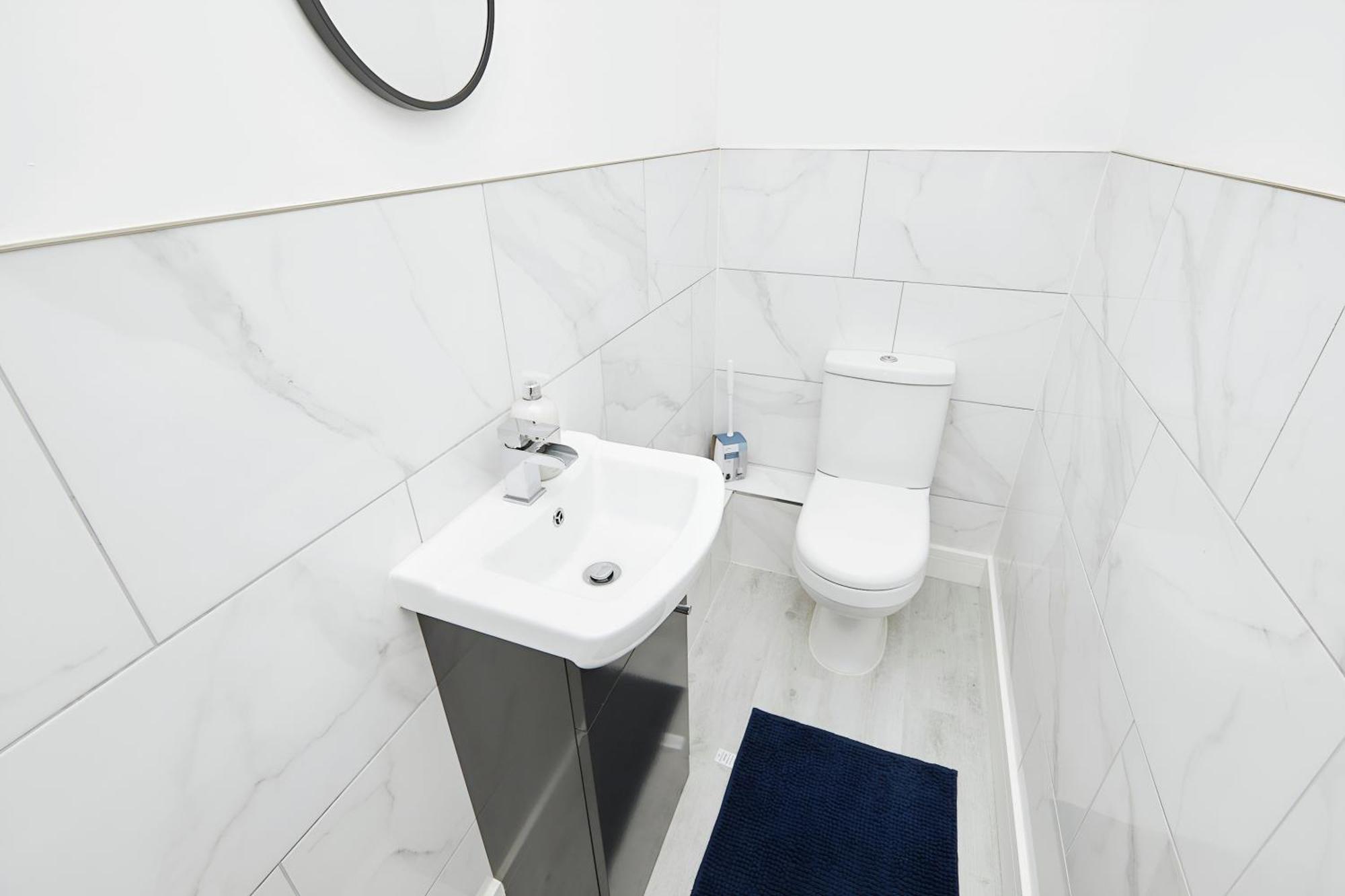 Modern Home In Derby City Centre - Free Gated Parking Exterior photo
