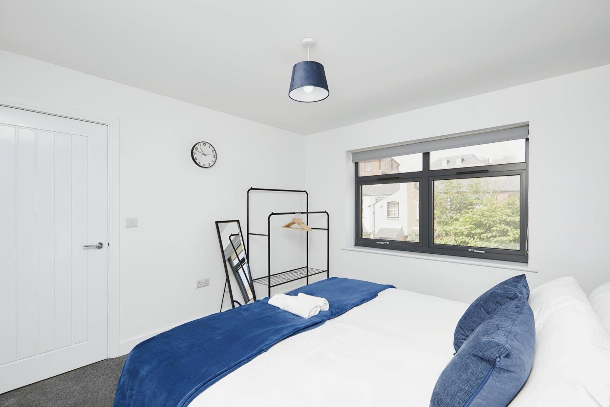 Modern Home In Derby City Centre - Free Gated Parking Exterior photo