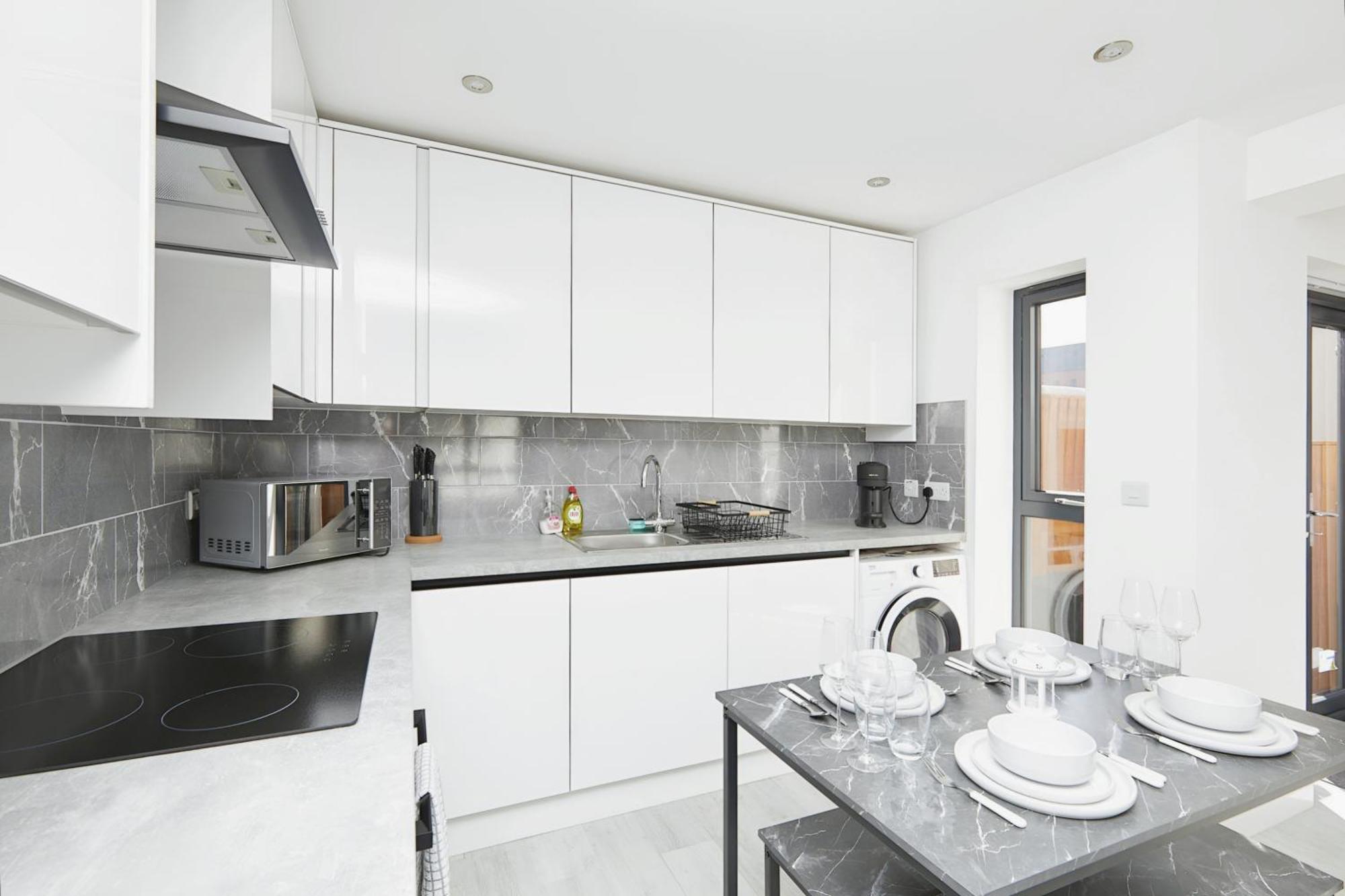 Modern Home In Derby City Centre - Free Gated Parking Exterior photo