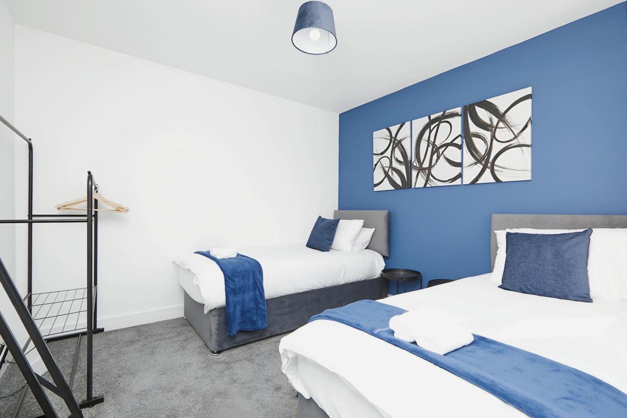 Modern Home In Derby City Centre - Free Gated Parking Exterior photo